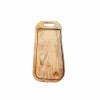 Vista frontal de tabla de asado tamaño XL de madera de lingue de 60 cm, mostrando sus hermosas vetas y canaleta antiderrame.